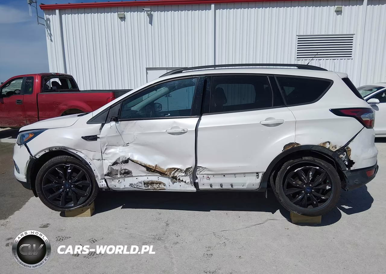2017 Ford Escape Se VIN:1FMCU0GD8HUC61676 - 6