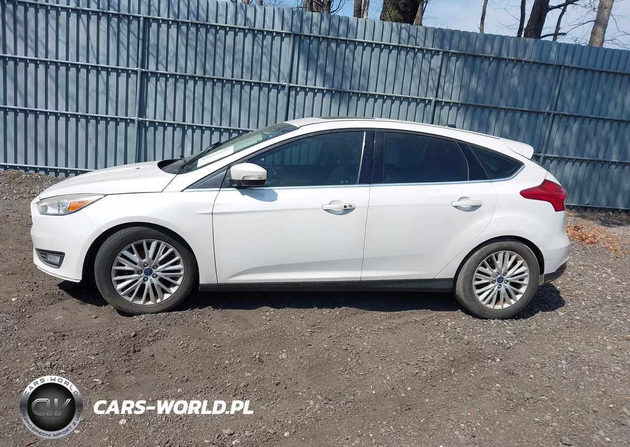 2018 Ford Focus Titanium VIN:1FADP3N24JL283209 - 13