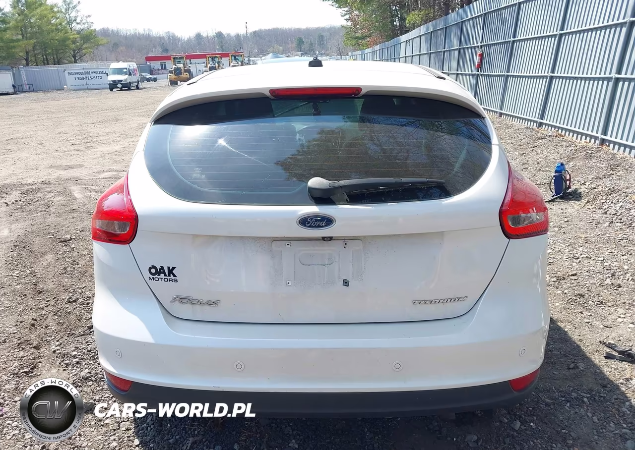 2018 Ford Focus Titanium VIN:1FADP3N24JL283209 - 15