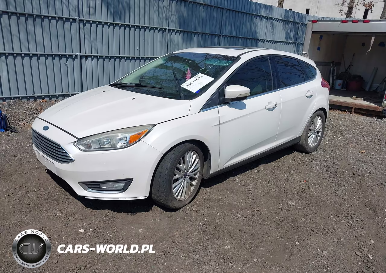 2018 Ford Focus Titanium VIN:1FADP3N24JL283209 - 2
