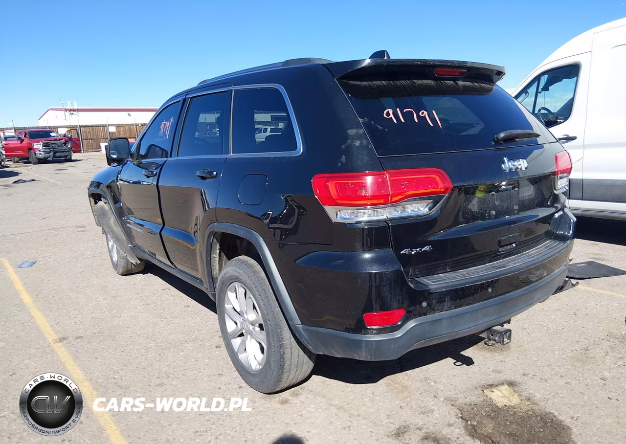 2014 Jeep Grand Cherokee Laredo VIN:1C4RJFAGXEC133017 - 3