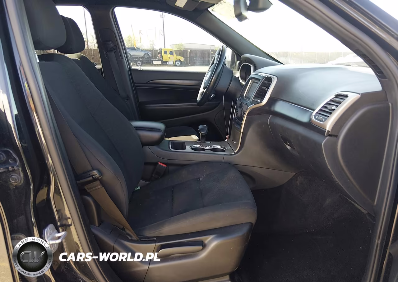 2014 Jeep Grand Cherokee Laredo VIN:1C4RJFAGXEC133017 - 5