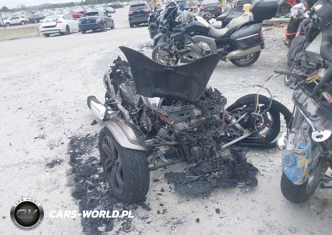 2013 Can-Am Spyder Roadster St-Sts-St Limited