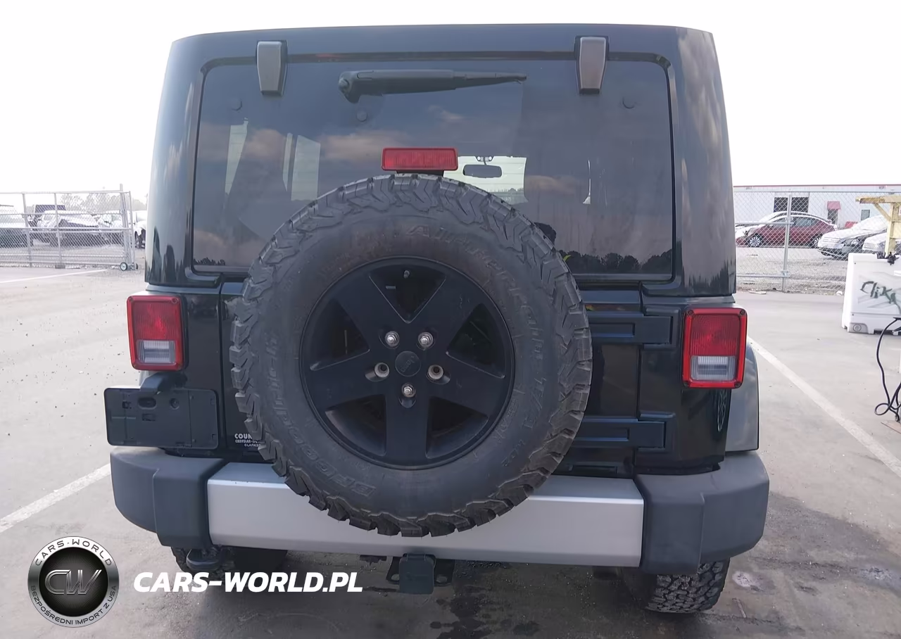 2013 Jeep Wrangler Unlimited Sahara VIN:1C4BJWEGXDL570204 - 16