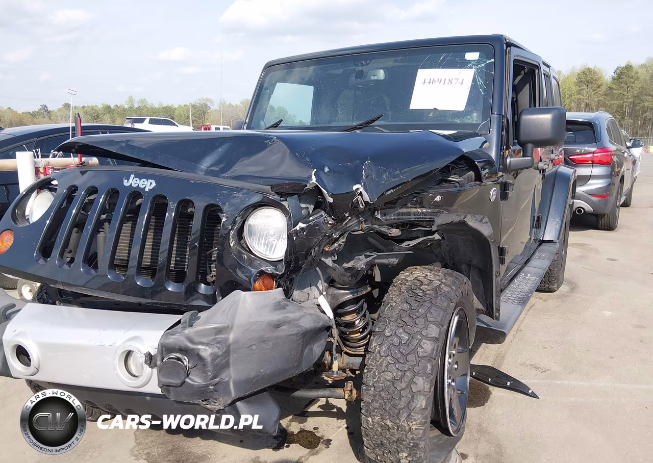 2013 Jeep Wrangler Unlimited Sahara VIN:1C4BJWEGXDL570204 - 6