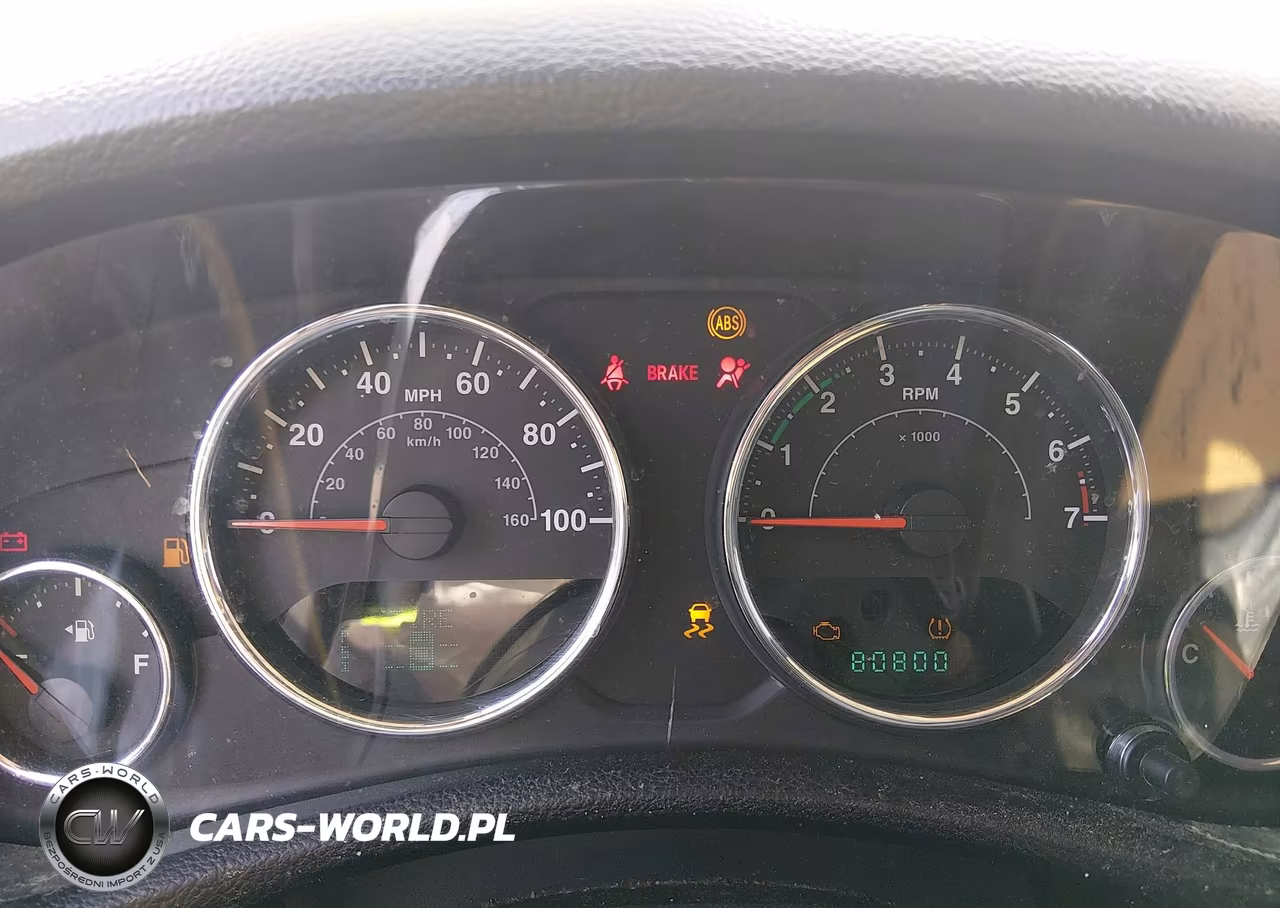 2013 Jeep Wrangler Unlimited Sahara VIN:1C4BJWEGXDL570204 - 7