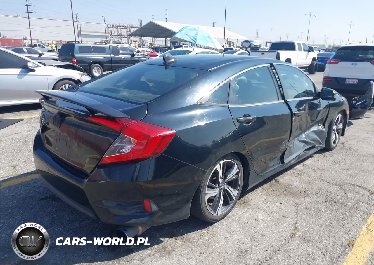 2017 Honda Civic Touring VIN:19XFC1F90HE005960 - 4