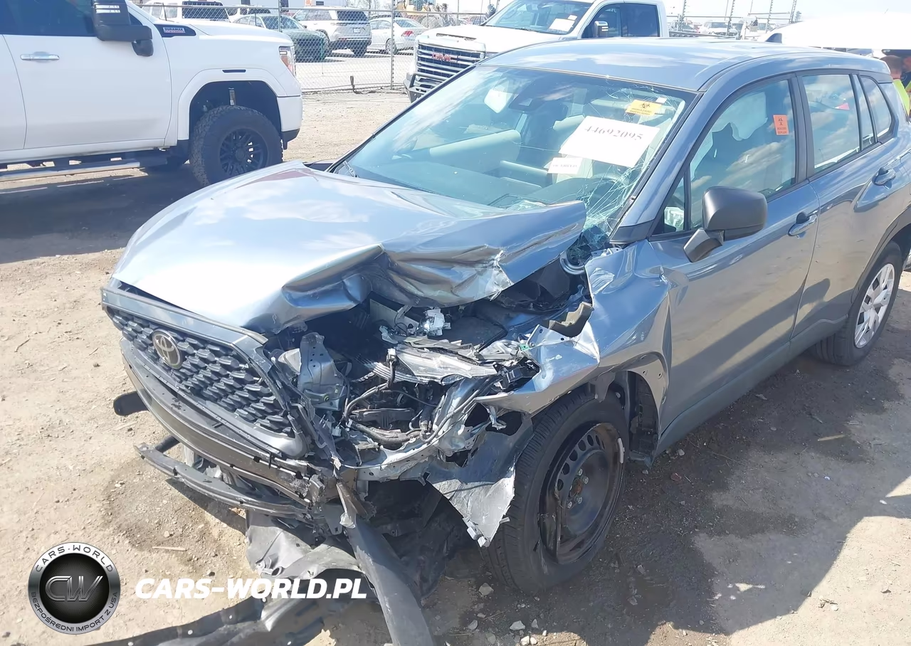 2022 Toyota Corolla Cross L VIN:7MUAAAAG1NV024837 - 6