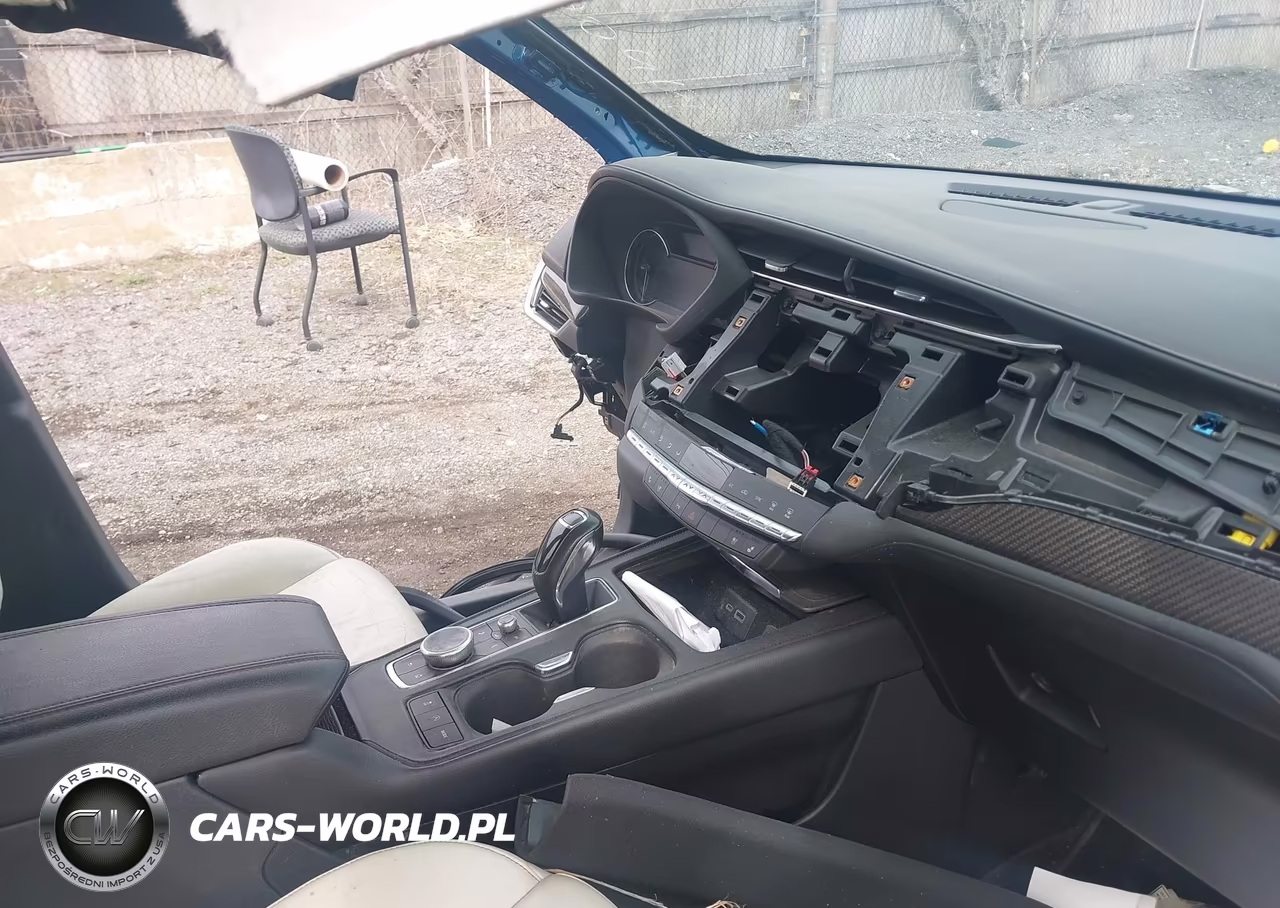 2019 Cadillac Xt4 Sport VIN:1GYFZFR45KF156022 - 5
