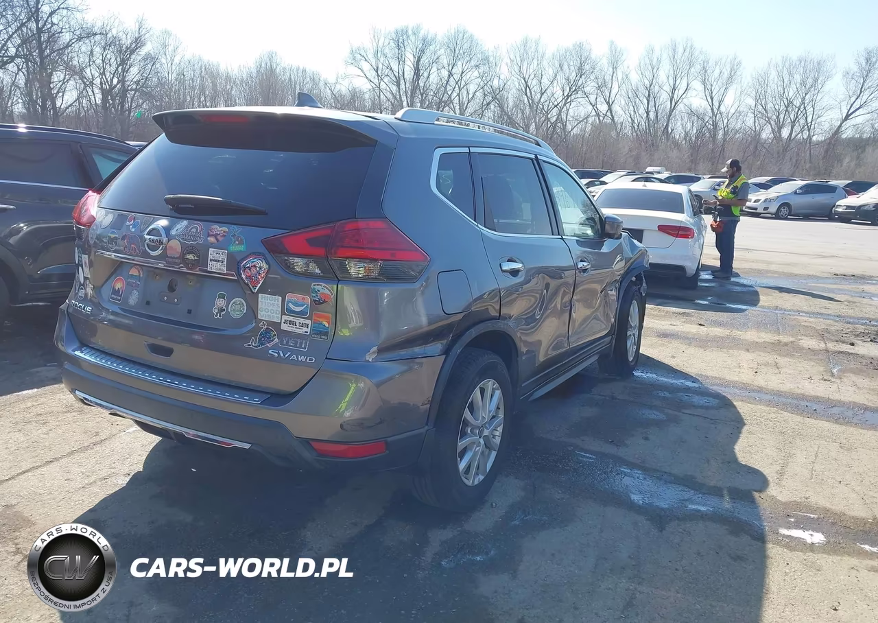 2017 Nissan Rogue Sv VIN:KNMAT2MV9HP619339 - 4