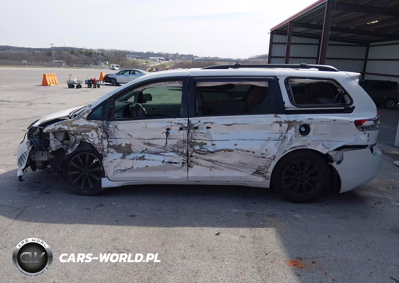 2011 Toyota Sienna Limited V6 VIN:5TDYK3DC3BS097830 - 15