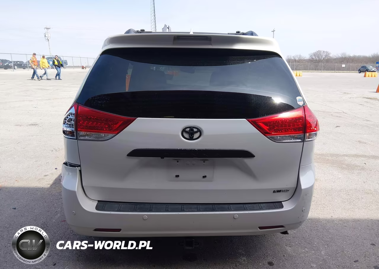 2011 Toyota Sienna Limited V6 VIN:5TDYK3DC3BS097830 - 17