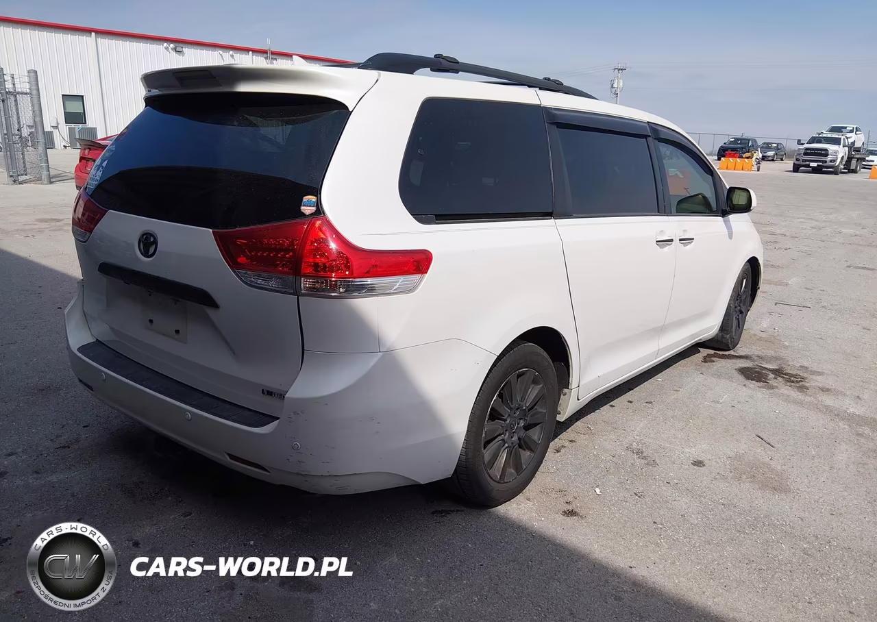2011 Toyota Sienna Limited V6 VIN:5TDYK3DC3BS097830 - 4