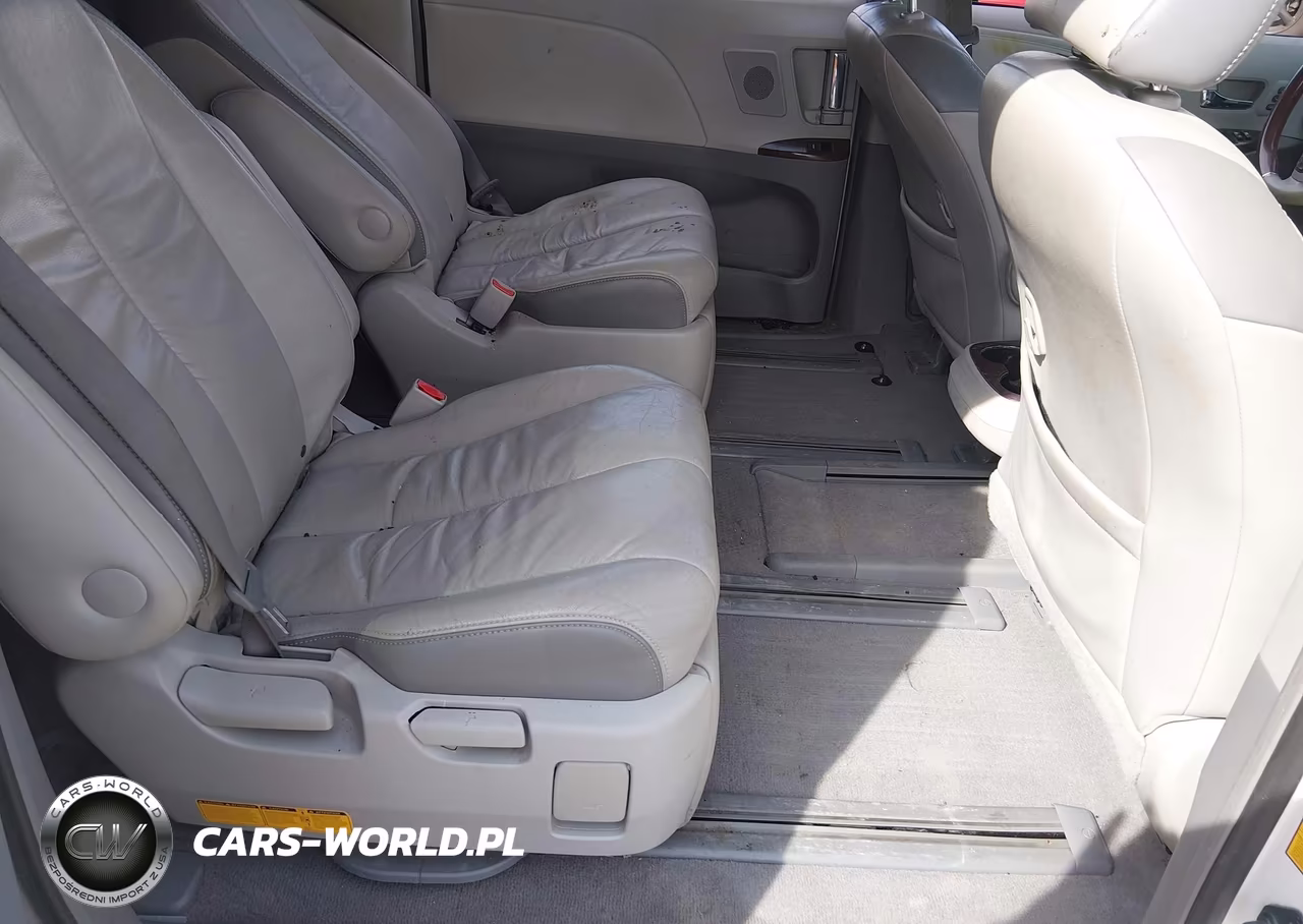 2011 Toyota Sienna Limited V6 VIN:5TDYK3DC3BS097830 - 8
