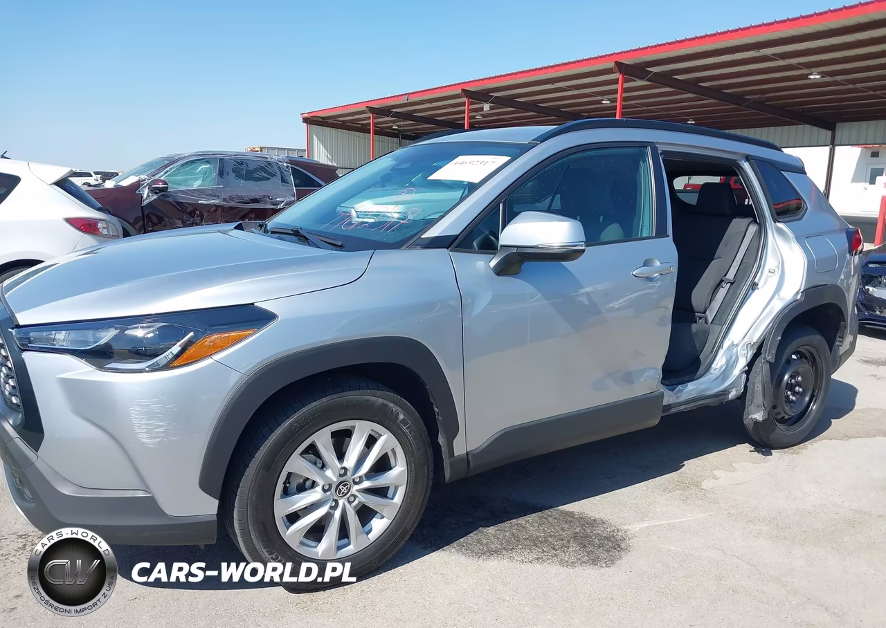2023 Toyota Corolla Cross Le VIN:7MUCAAAG7PV048345 - 18