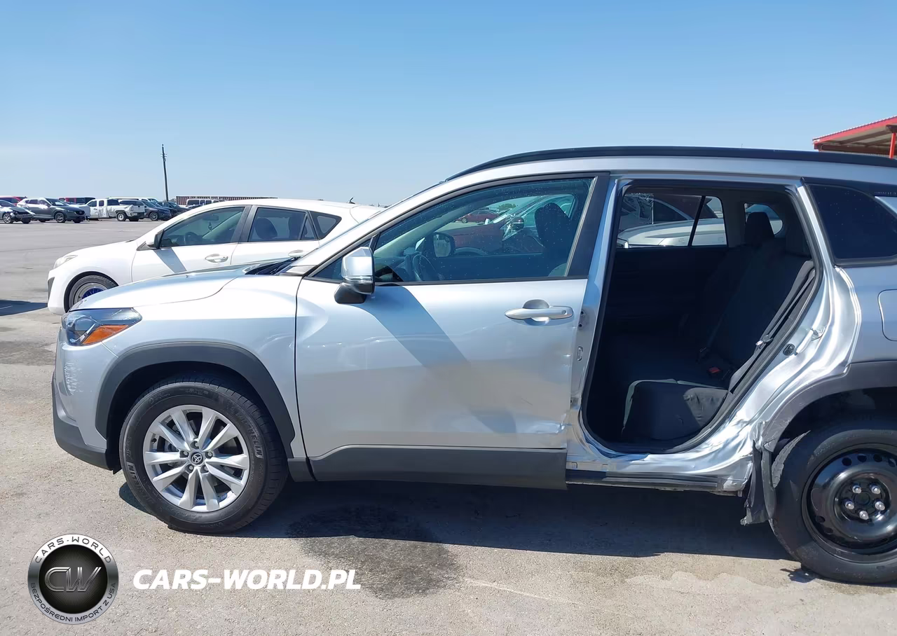 2023 Toyota Corolla Cross Le VIN:7MUCAAAG7PV048345 - 6