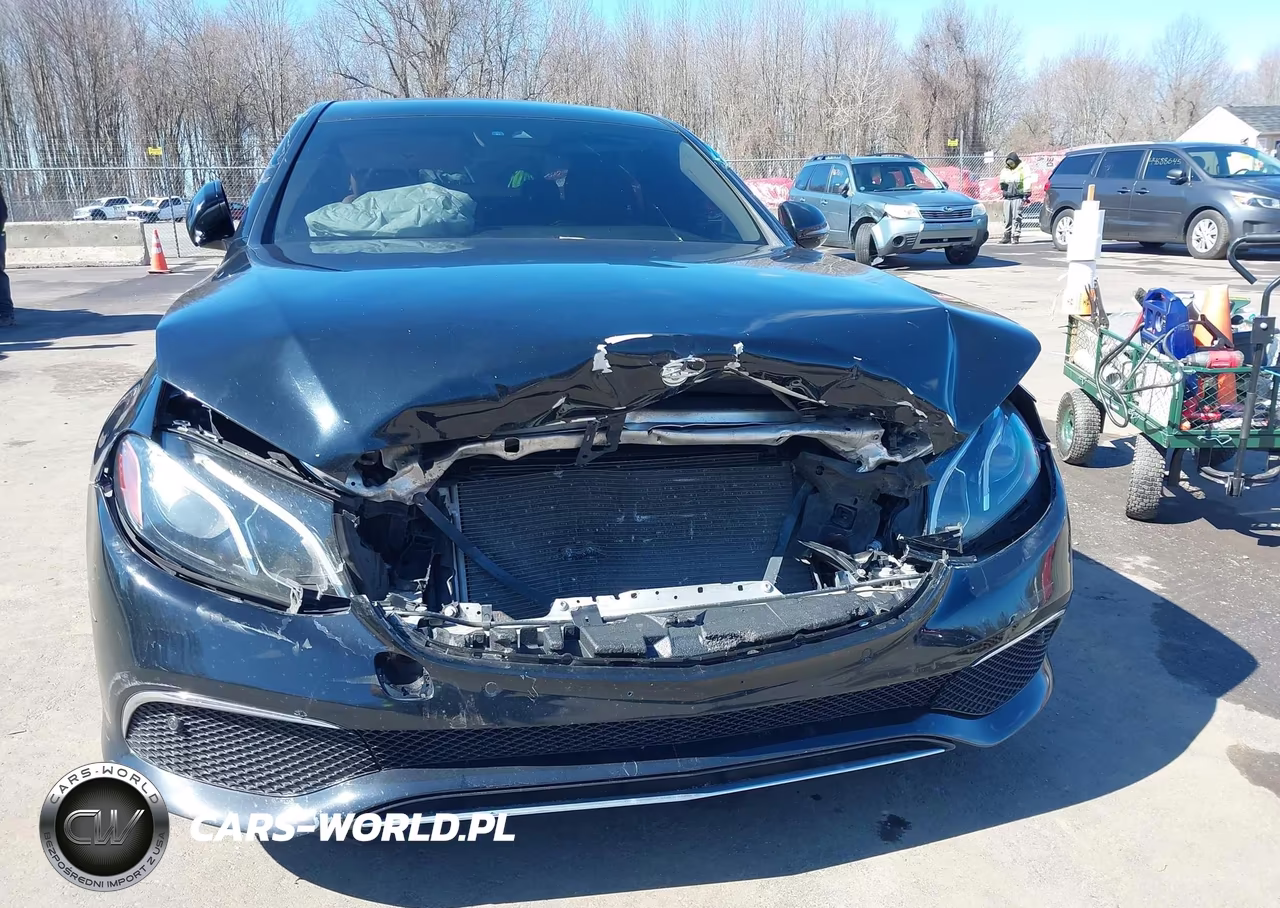 2018 Mercedes-Benz E 300 4Matic VIN:WDDZF4KB3JA435804 - 11
