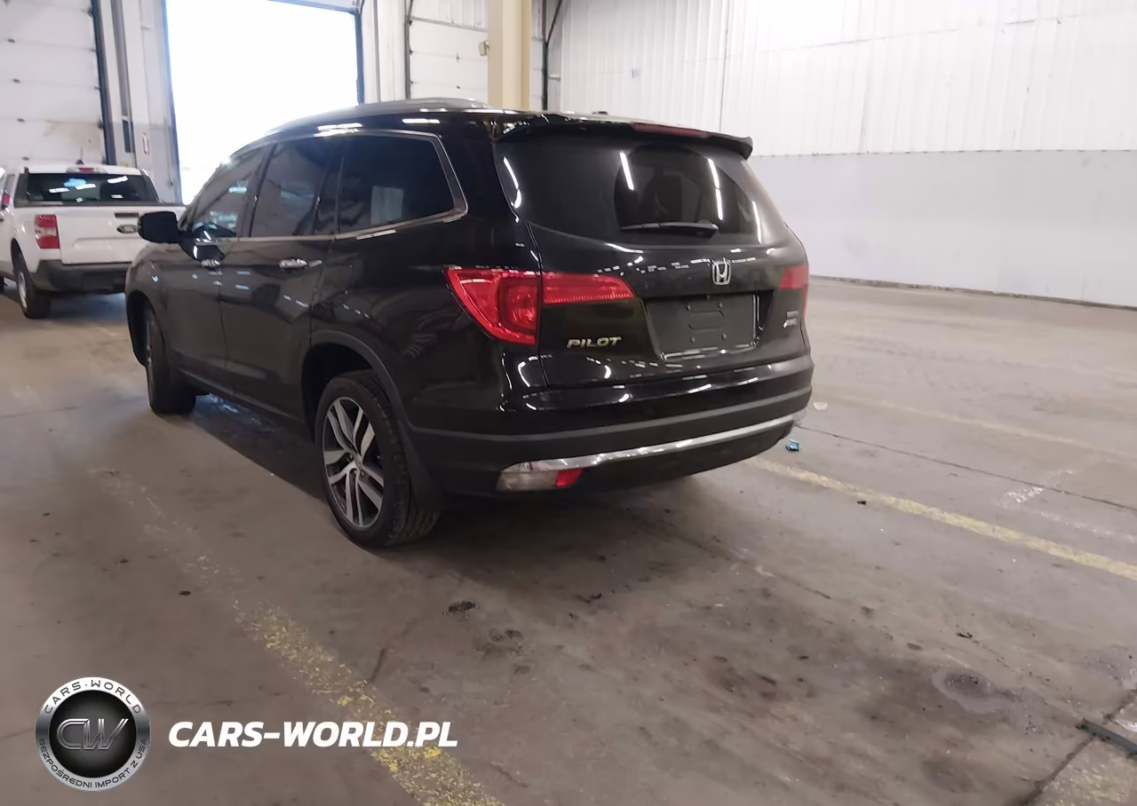 2017 Honda Pilot Touring VIN:5FNYF6H91HB093793 - 3