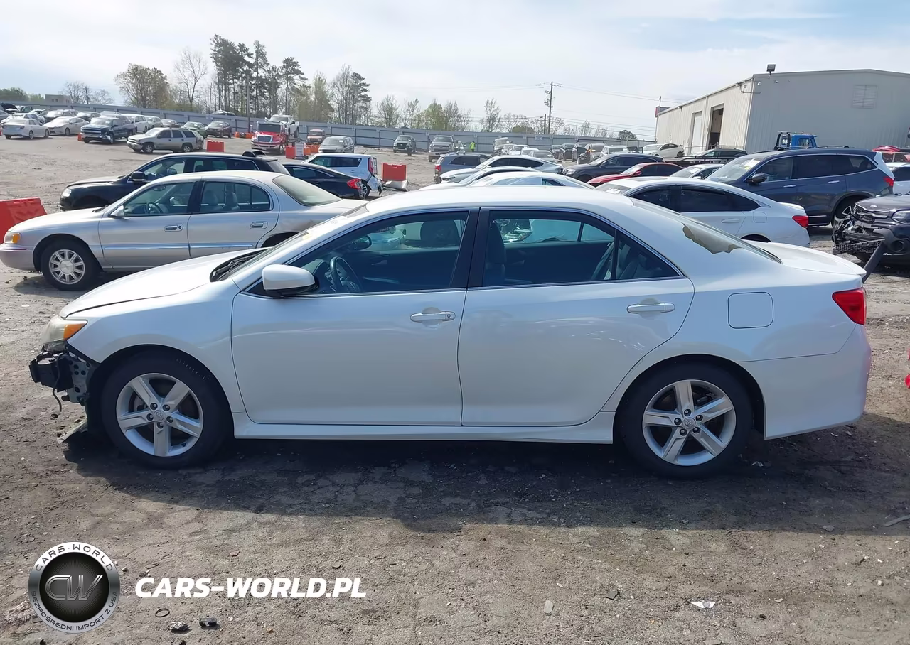 2014 Toyota Camry Se VIN:4T1BF1FK4EU454723 - 15