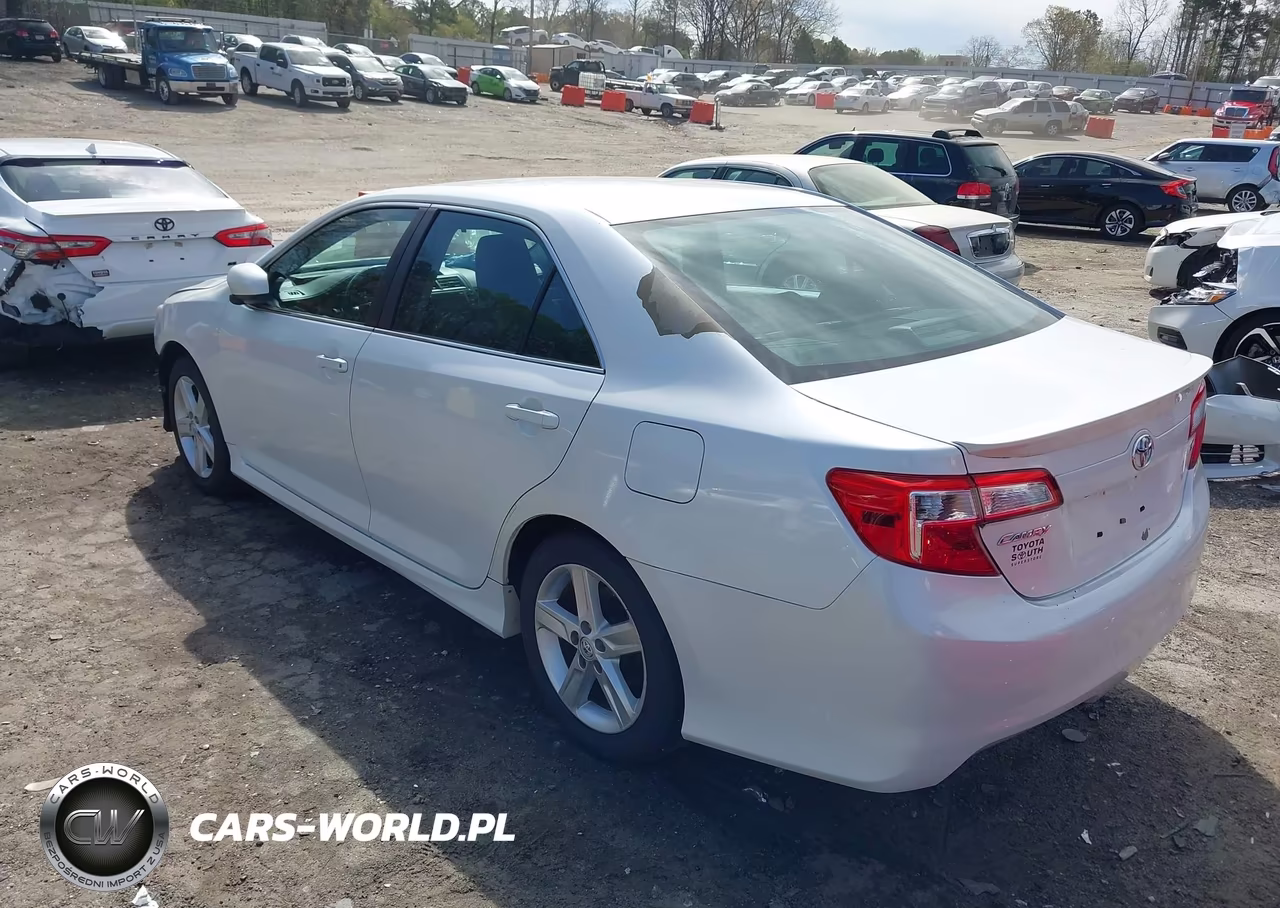 2014 Toyota Camry Se VIN:4T1BF1FK4EU454723 - 3