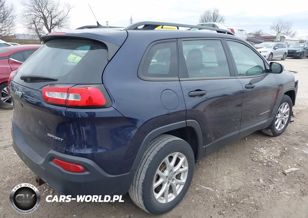 2015 Jeep Cherokee Sport VIN:1C4PJMAB3FW735130 - 4