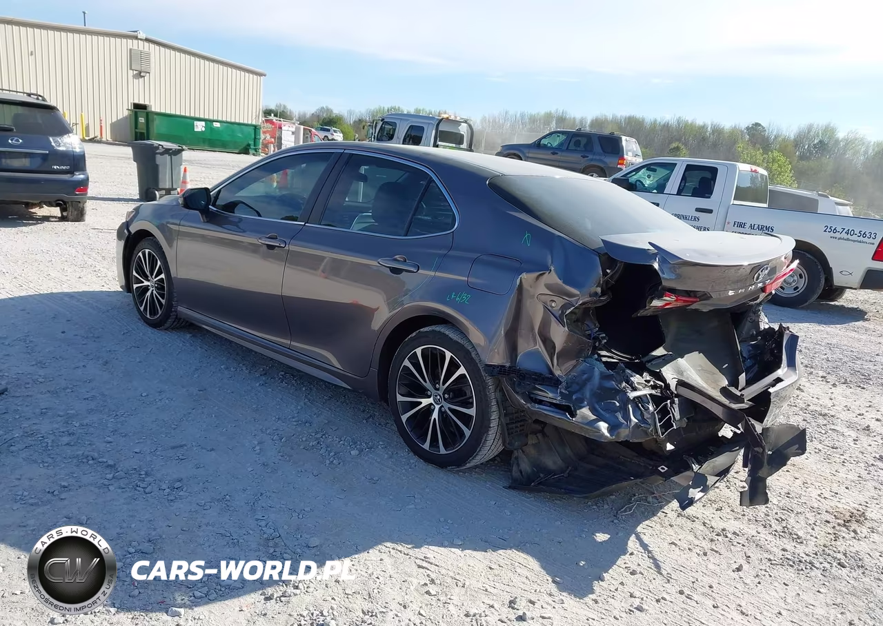 2018 Toyota Camry Se VIN:4T1B11HK6JU046083 - 3