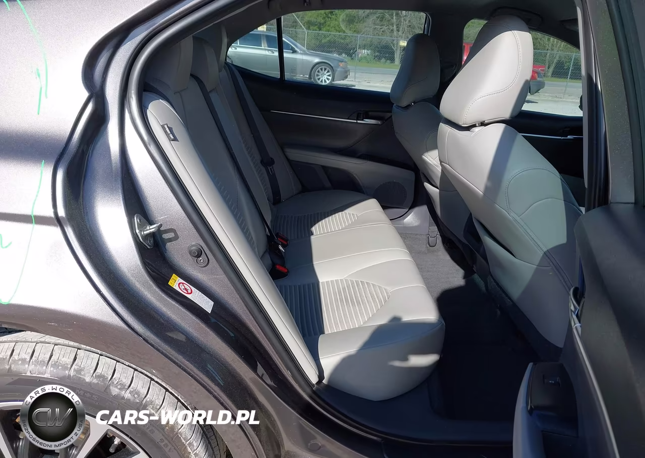 2018 Toyota Camry Se VIN:4T1B11HK6JU046083 - 8