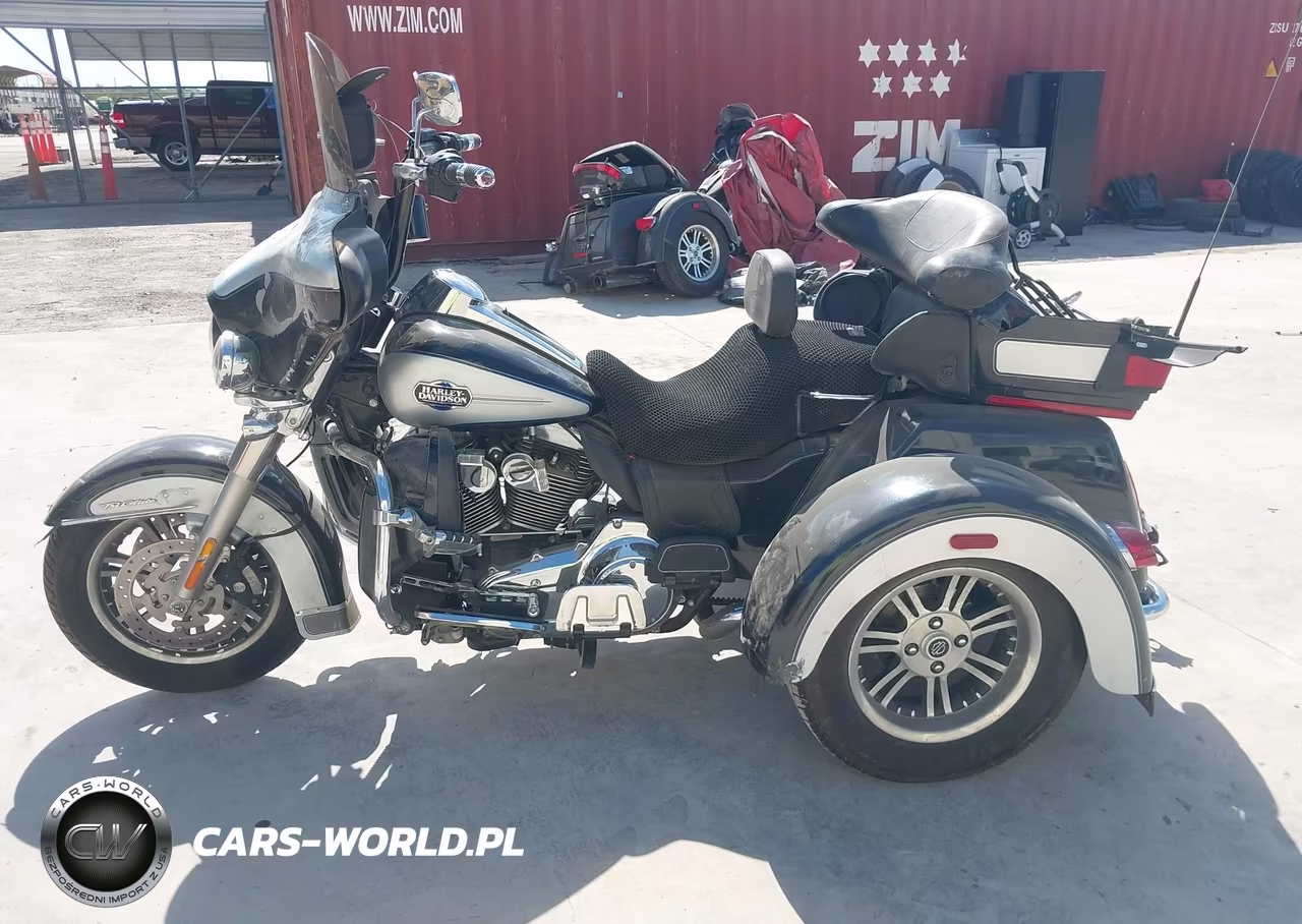 2013 Harley-Davidson Flhtcutg Tri Glide Ultra Classic VIN:1HD1MAM18DB850887 - 13