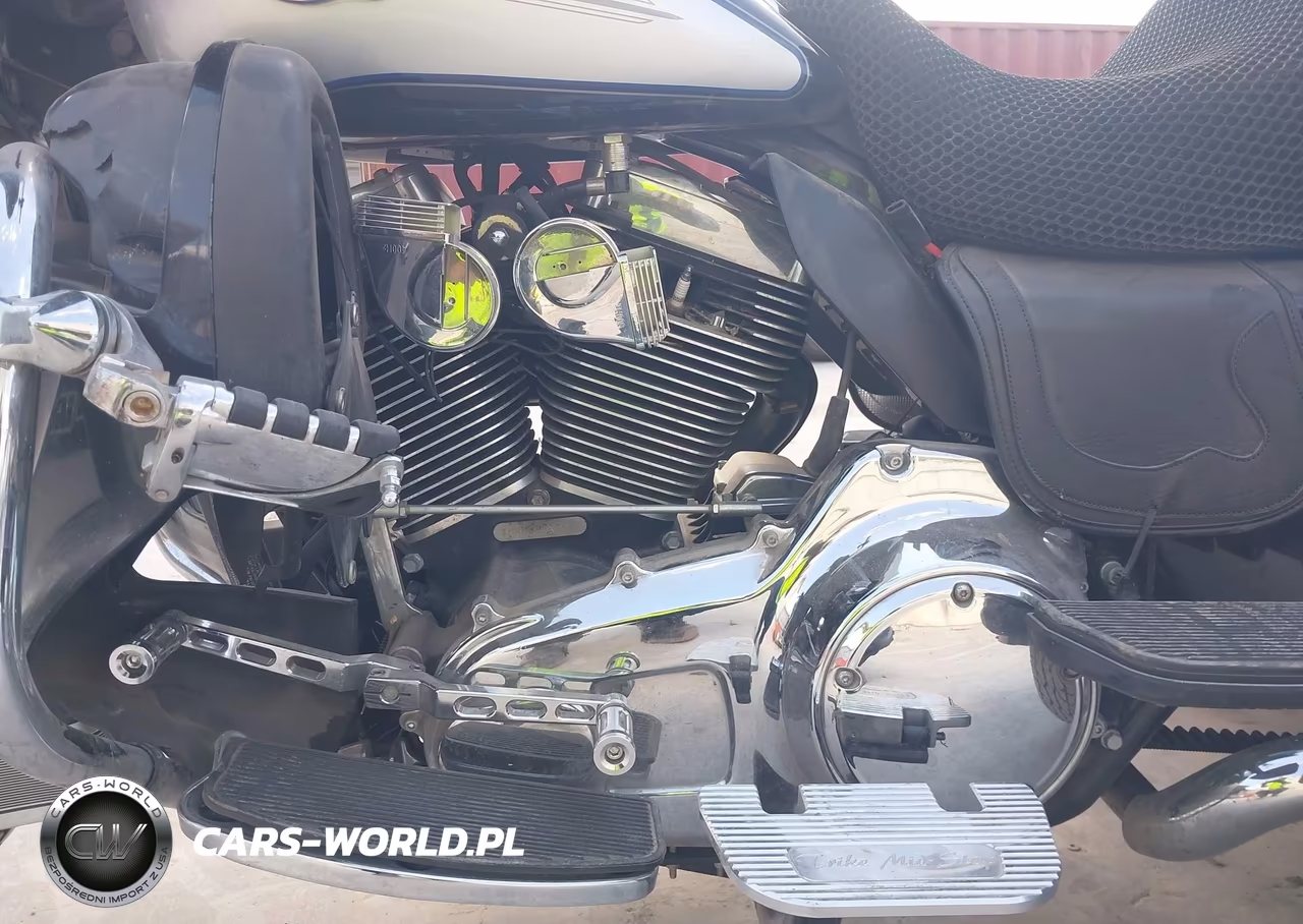 2013 Harley-Davidson Flhtcutg Tri Glide Ultra Classic VIN:1HD1MAM18DB850887 - 9