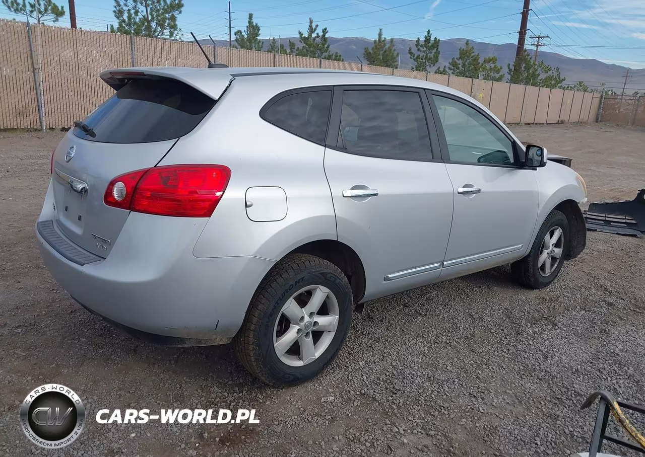 2013 Nissan Rogue S VIN:JN8AS5MV4DW147513 - 4