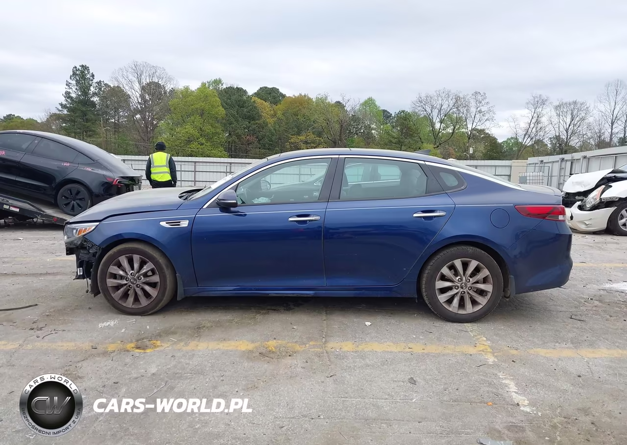 2018 Kia Optima S VIN:5XXGT4L37JG247373 - 14