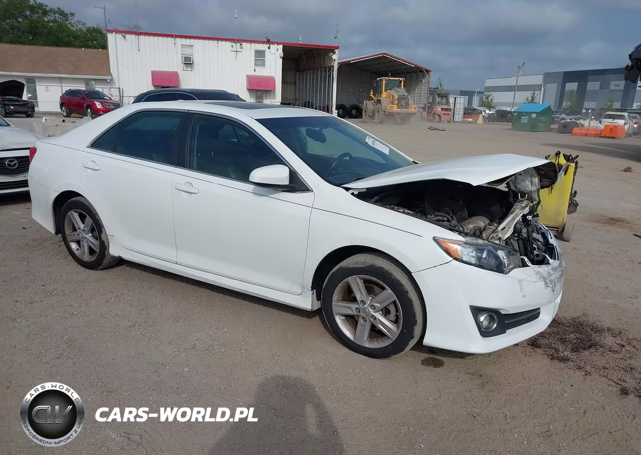2014 Toyota Camry Se – zdjęcie 1 z 17