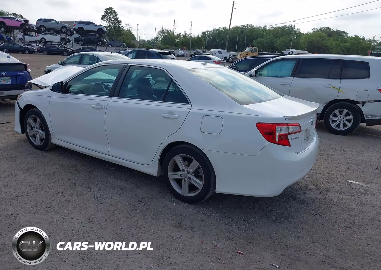2014 Toyota Camry Se VIN:4T1BF1FK4EU833060 - 3