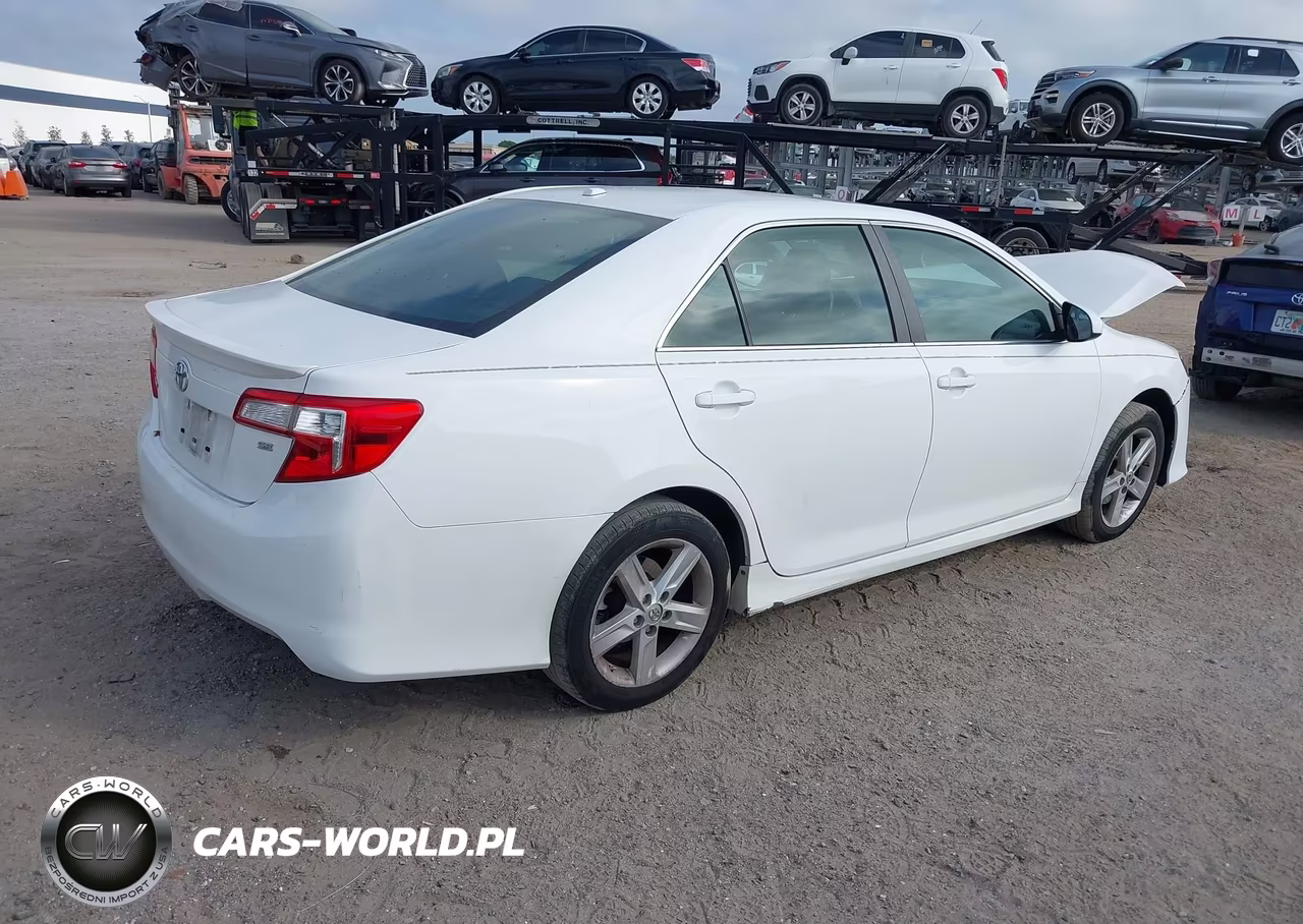 2014 Toyota Camry Se VIN:4T1BF1FK4EU833060 - 4