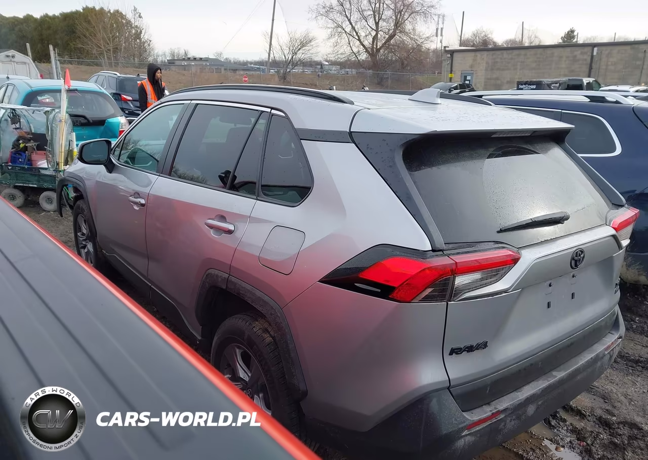 2022 Toyota Rav4 Xle VIN:2T3P1RFV1NW282705 - 3