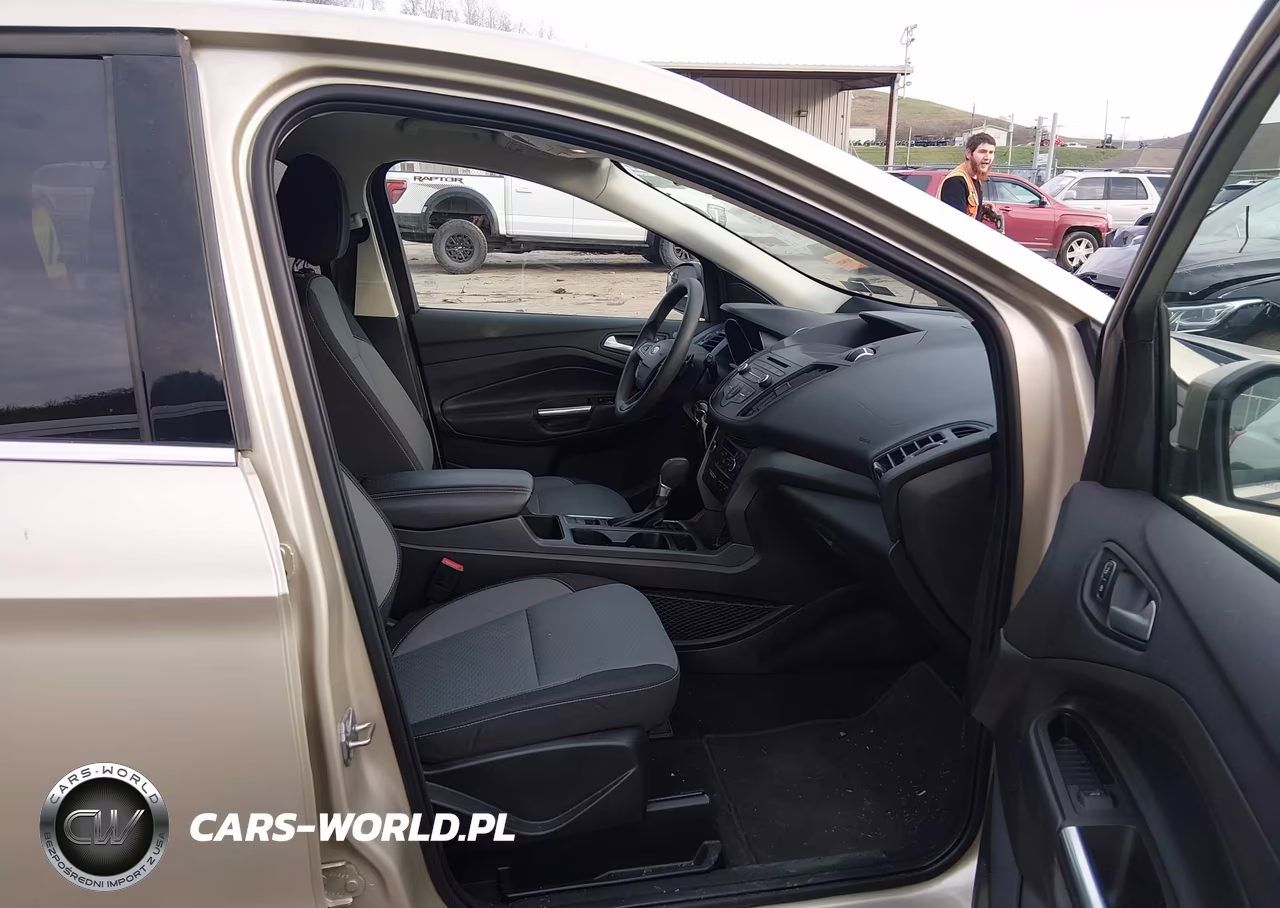 2017 Ford Escape Se VIN:1FMCU9GD9HUA21167 - 5