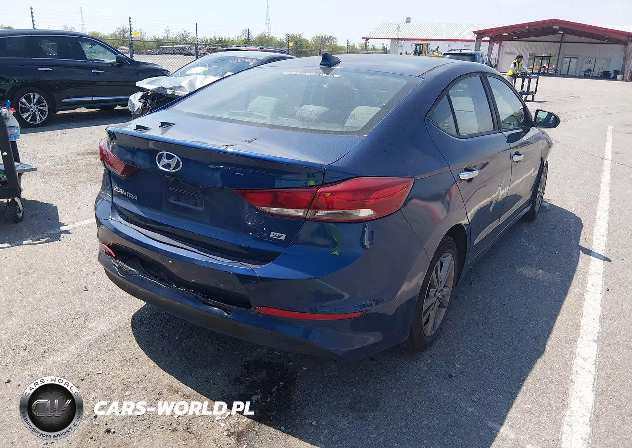 2018 Hyundai Elantra Sel VIN:5NPD84LF1JH398504 - 4