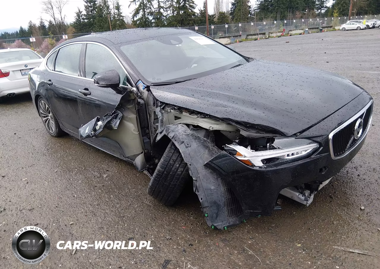 2020 Volvo S90 T6 Momentum