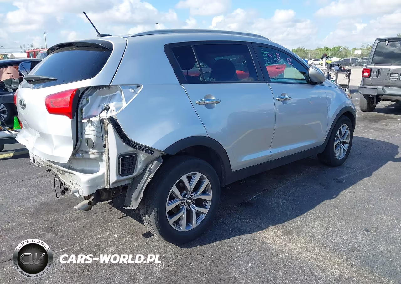 2015 Kia Sportage Lx VIN:KNDPB3ACXF7712583 - 4