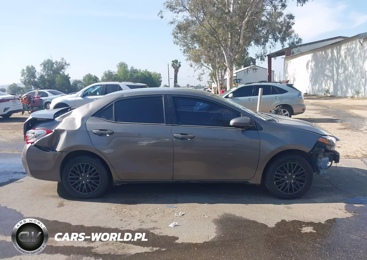 2018 Toyota Corolla Le VIN:2T1BURHE5JC987820 - 13