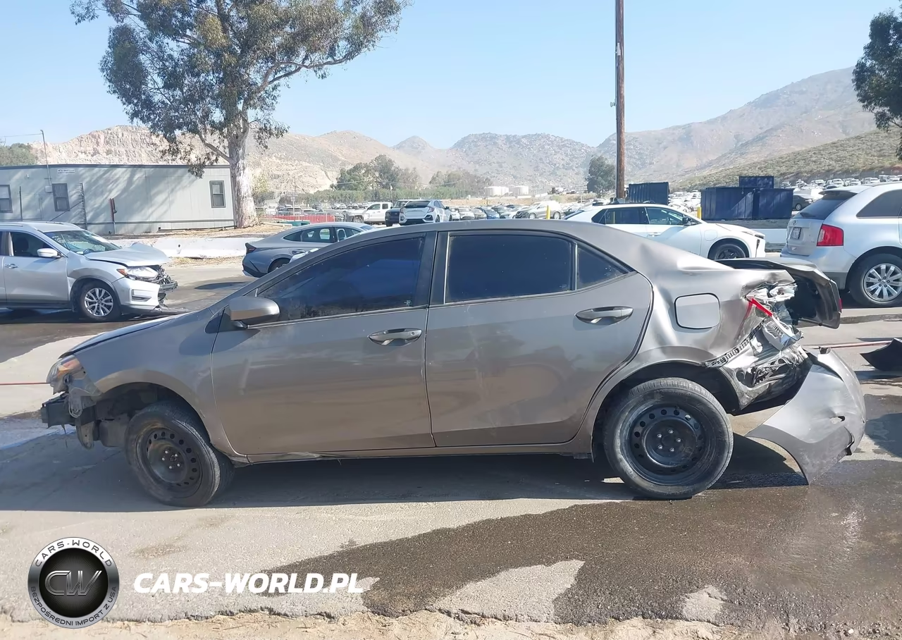 2018 Toyota Corolla Le VIN:2T1BURHE5JC987820 - 14