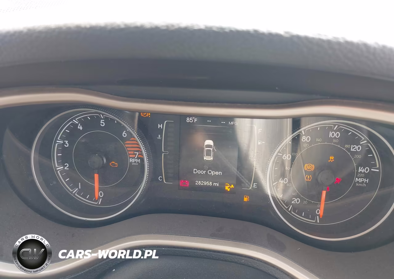 2016 Jeep Cherokee Sport VIN:1C4PJLAB7GW107339 - 7