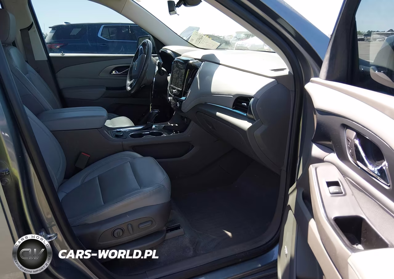 2019 Chevrolet Traverse Premier VIN:1GNERKKW9KJ135524 - 5