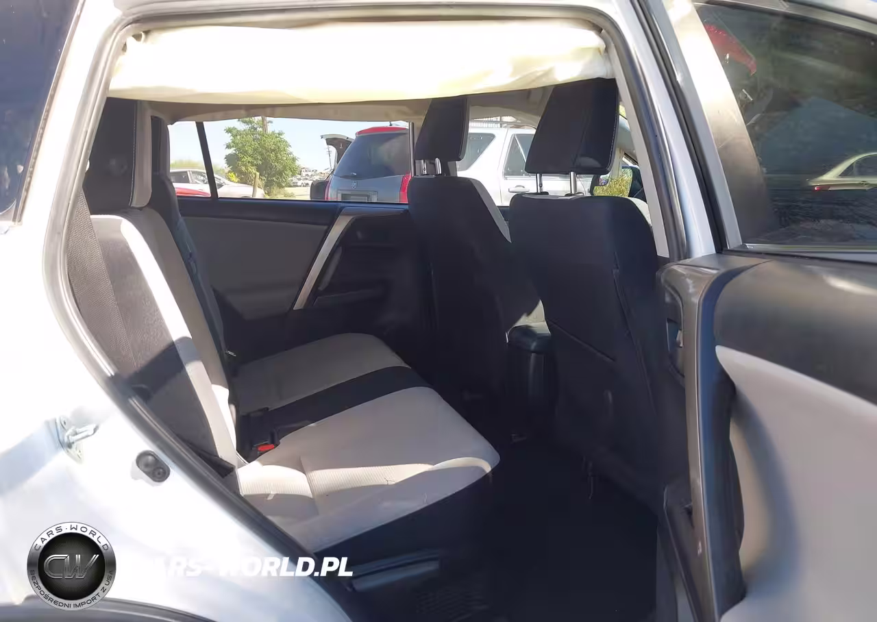 2018 Toyota Rav4 Hybrid Le VIN:JTMRJREV2JD200224 - 8