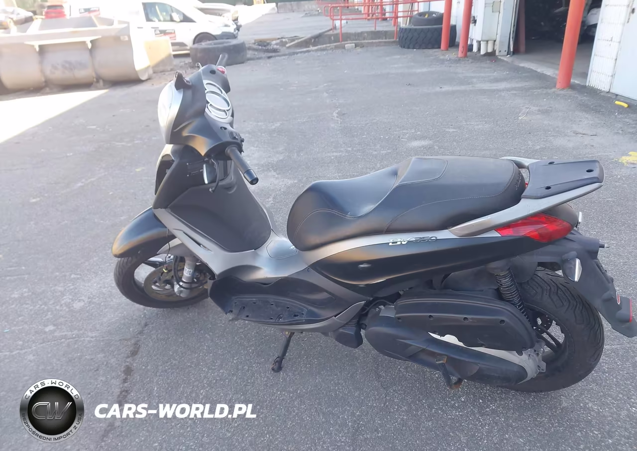 2015 Piaggio Bv 350 VIN:ZAPM690T8F5002684 - 13
