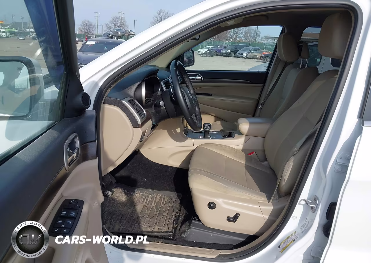 2014 Jeep Grand Cherokee Laredo VIN:1C4RJFAGXEC103936 - 17