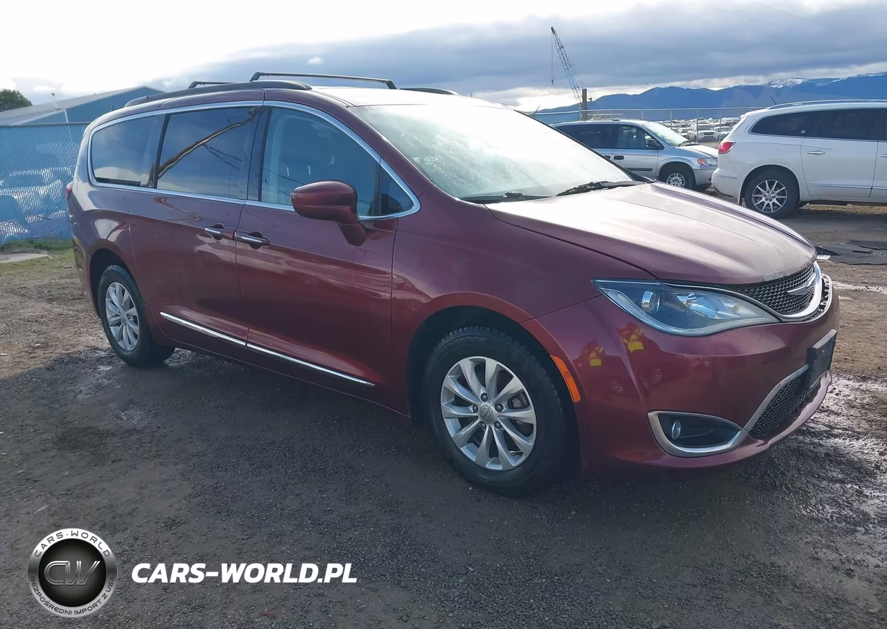 2017 Chrysler Pacifica Touring-L