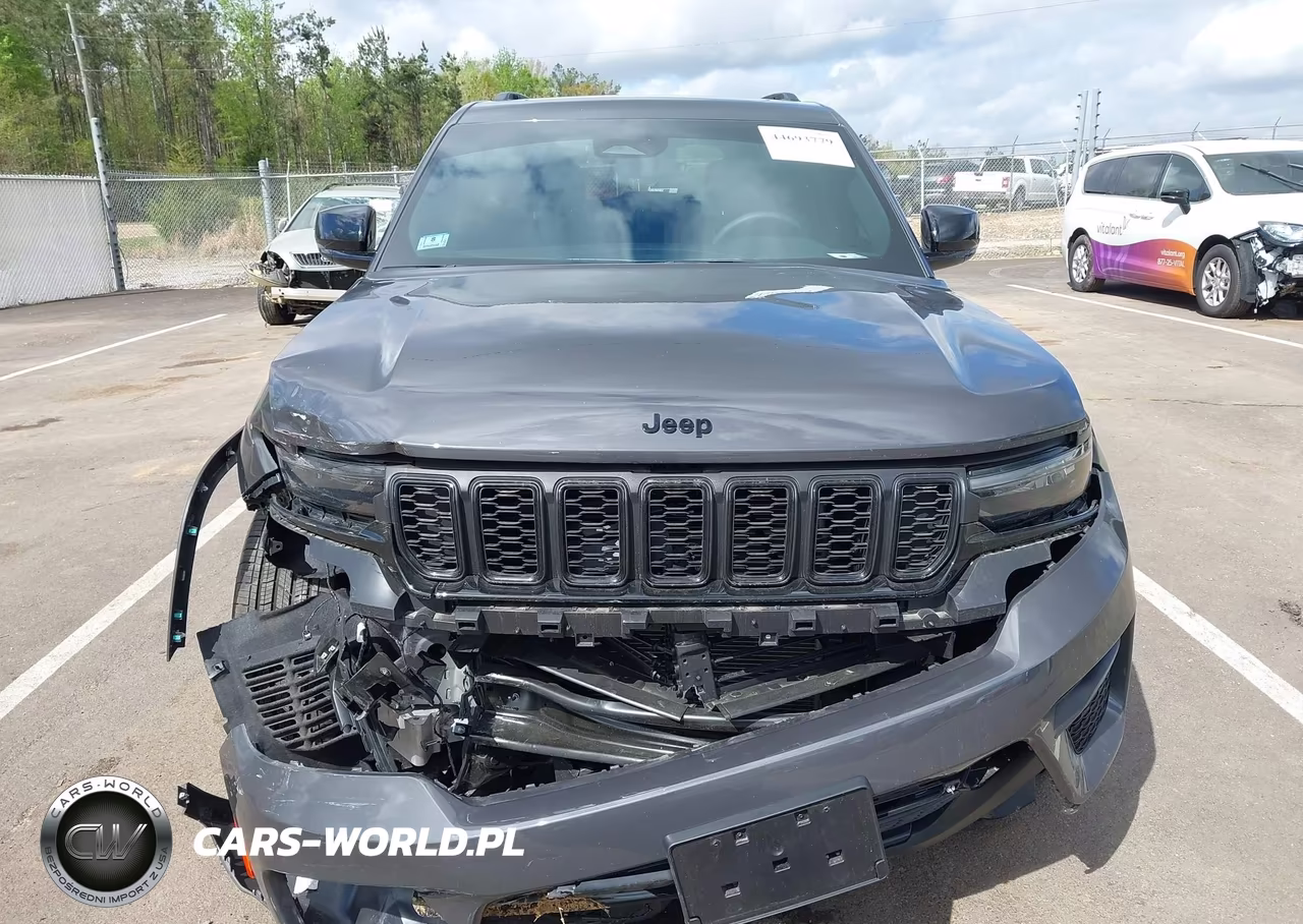 2025 Jeep Grand Cherokee Altitude X 4X4 VIN:1C4RJHAG2SC310733 - 12