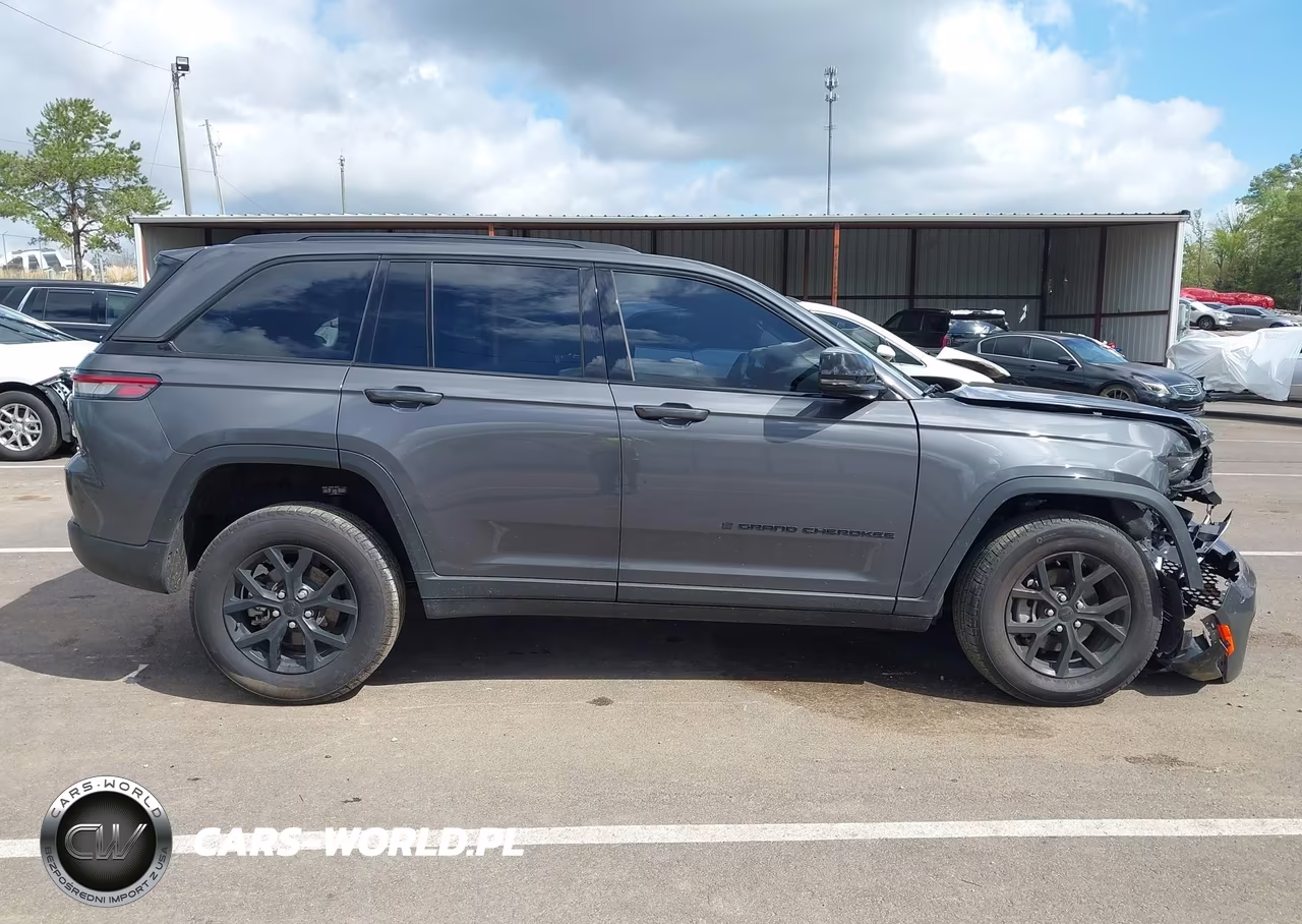 2025 Jeep Grand Cherokee Altitude X 4X4 VIN:1C4RJHAG2SC310733 - 13