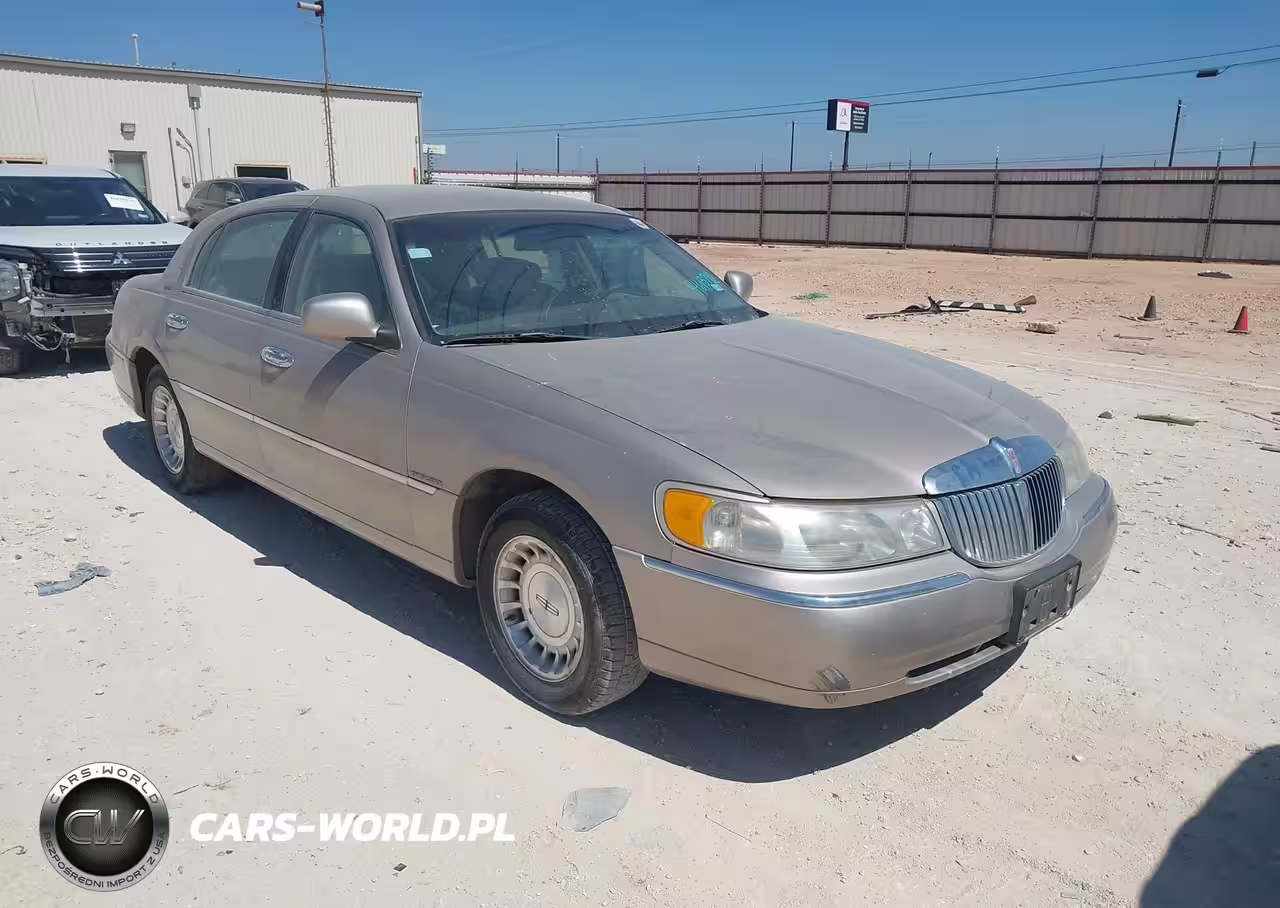 1999 Lincoln Town Car Executive